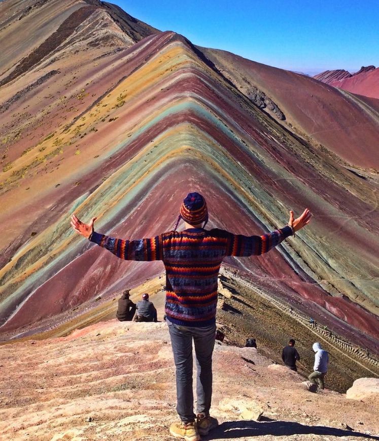 MONTAÑA DE COLORES